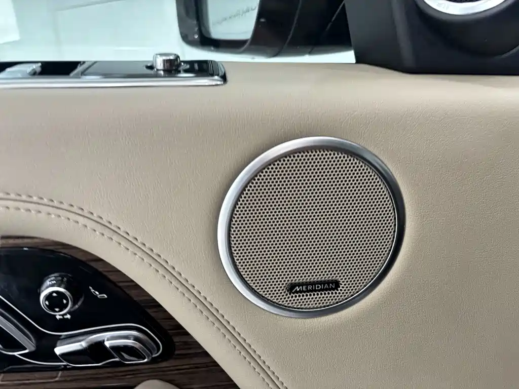 Land Rover Range Rover 2019 — фото 10