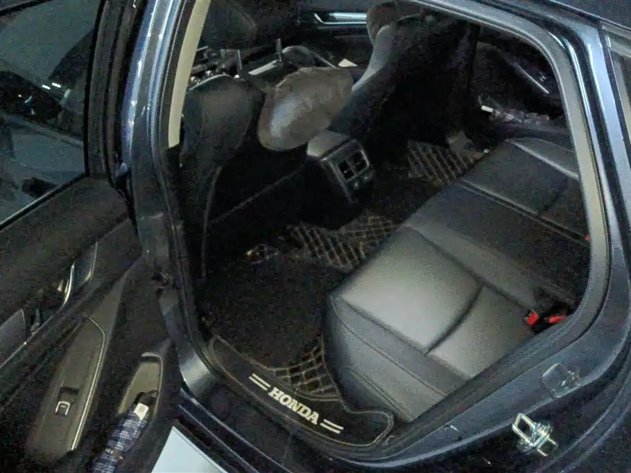 Honda Accord 2022 — фото 11