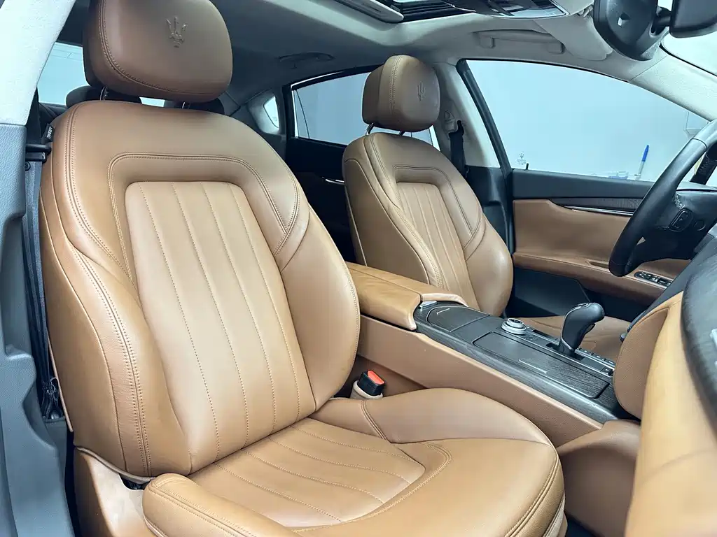 Maserati Quattroporte 2017 — фото 16