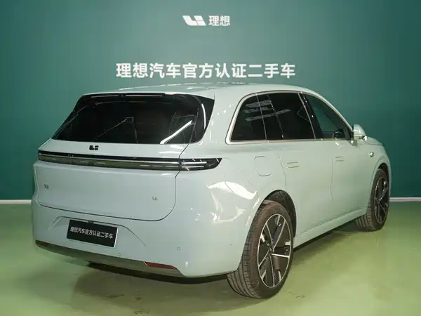 Li Auto L6 2025