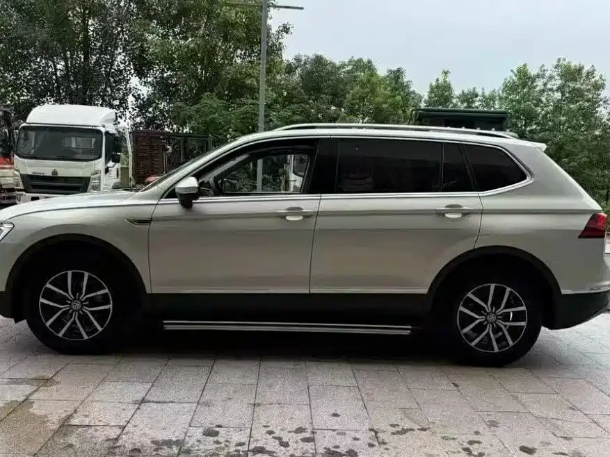 Volkswagen Tiguan L 2018 — фото 8