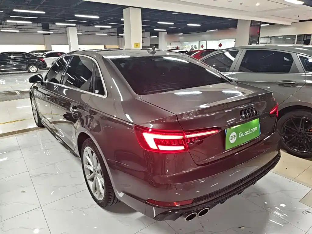 Audi A4L 2020