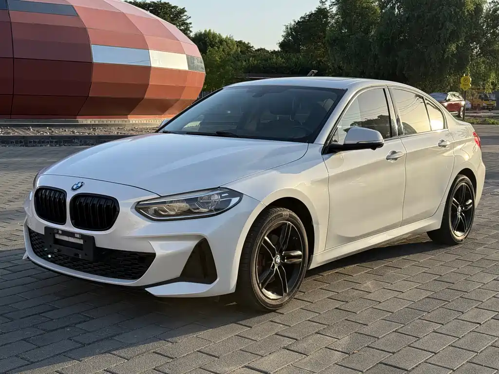 BMW 1 Series 2020 — фото 1