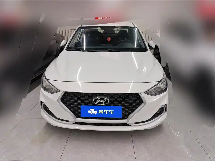 Hyundai Elantra 2018 — фото 2