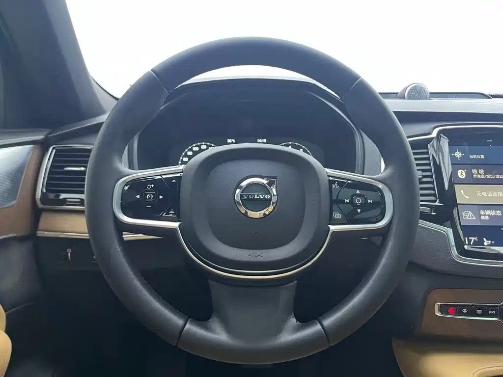 Volvo XC90 2017 — фото 13