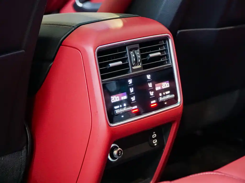 Porsche Cayenne Hybrid 2023 — фото 16