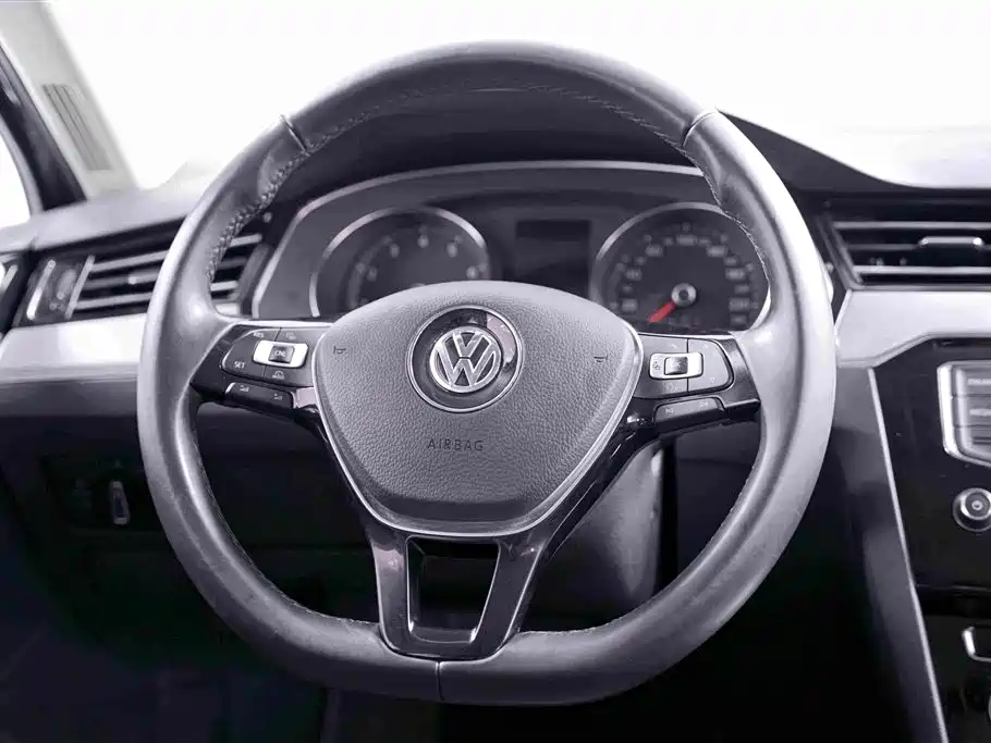Volkswagen Magotan 2016