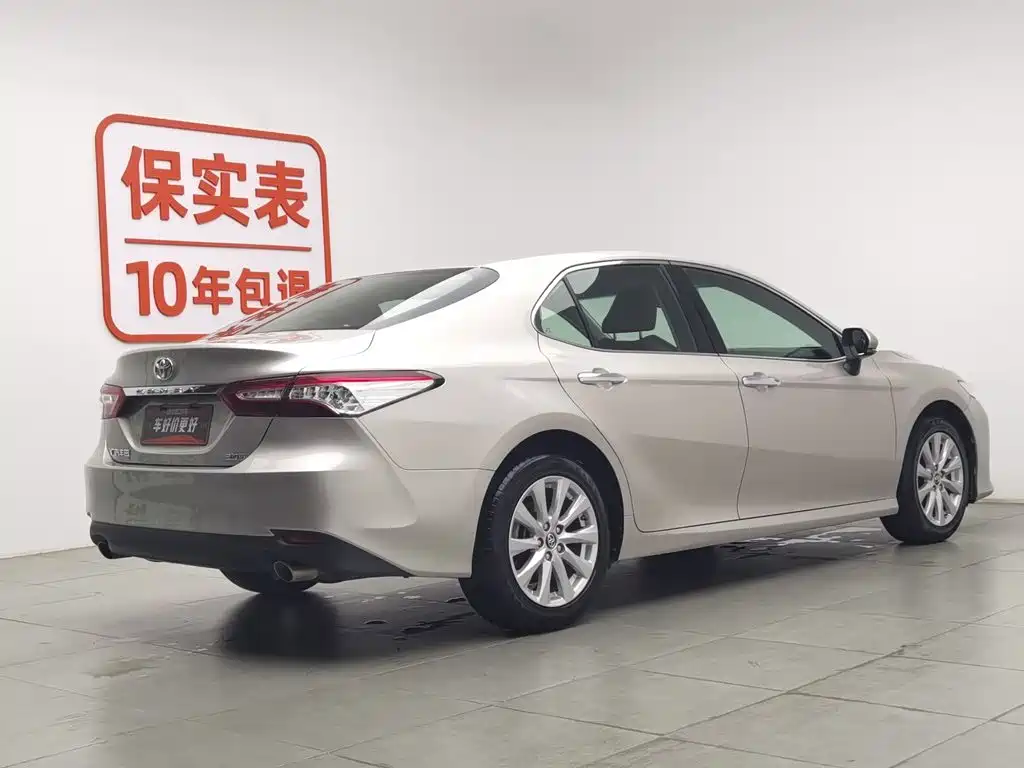 Toyota Camry 2019 — фото 2
