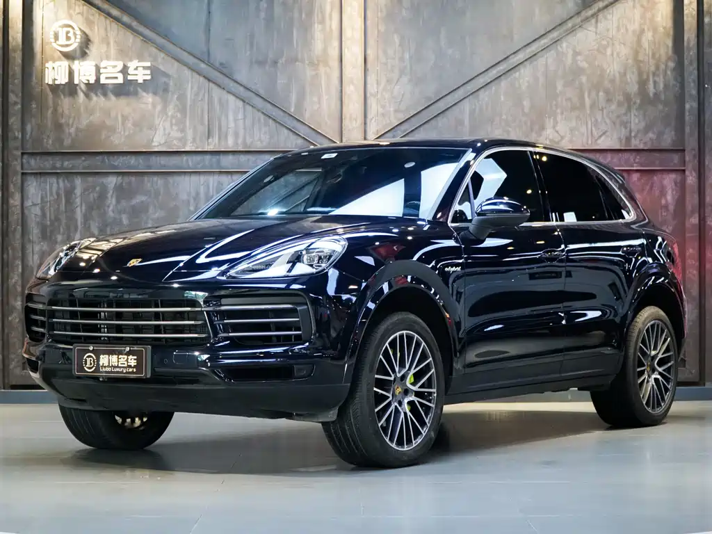 Porsche Cayenne Hybrid 2023