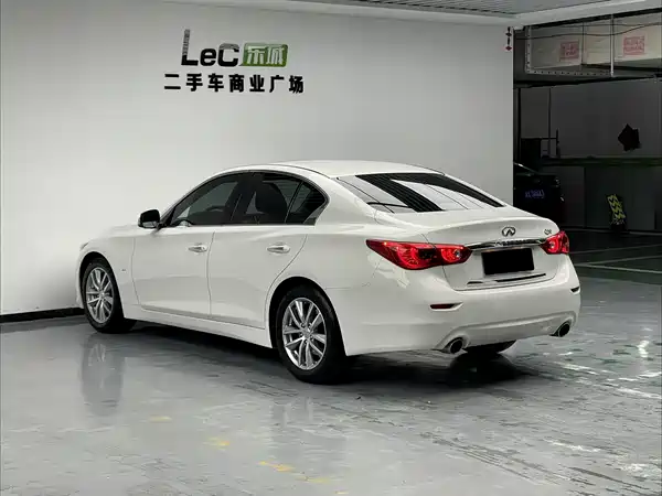 Infiniti Q50 2014