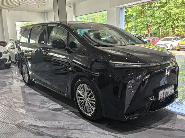 Hycan V09 2025