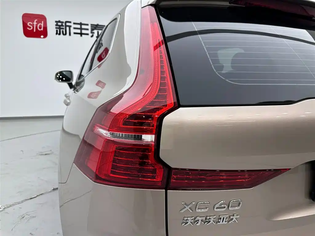 Volvo XC60 2025 — фото 27