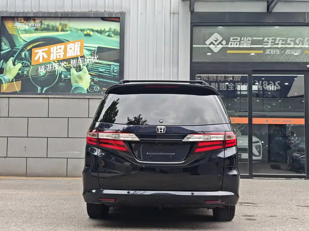 Honda Odyssey 2018 — фото 2