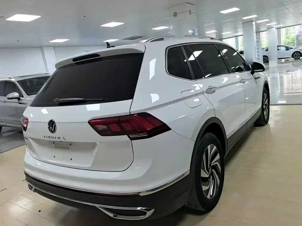 Volkswagen Tiguan L 2022 — фото 7