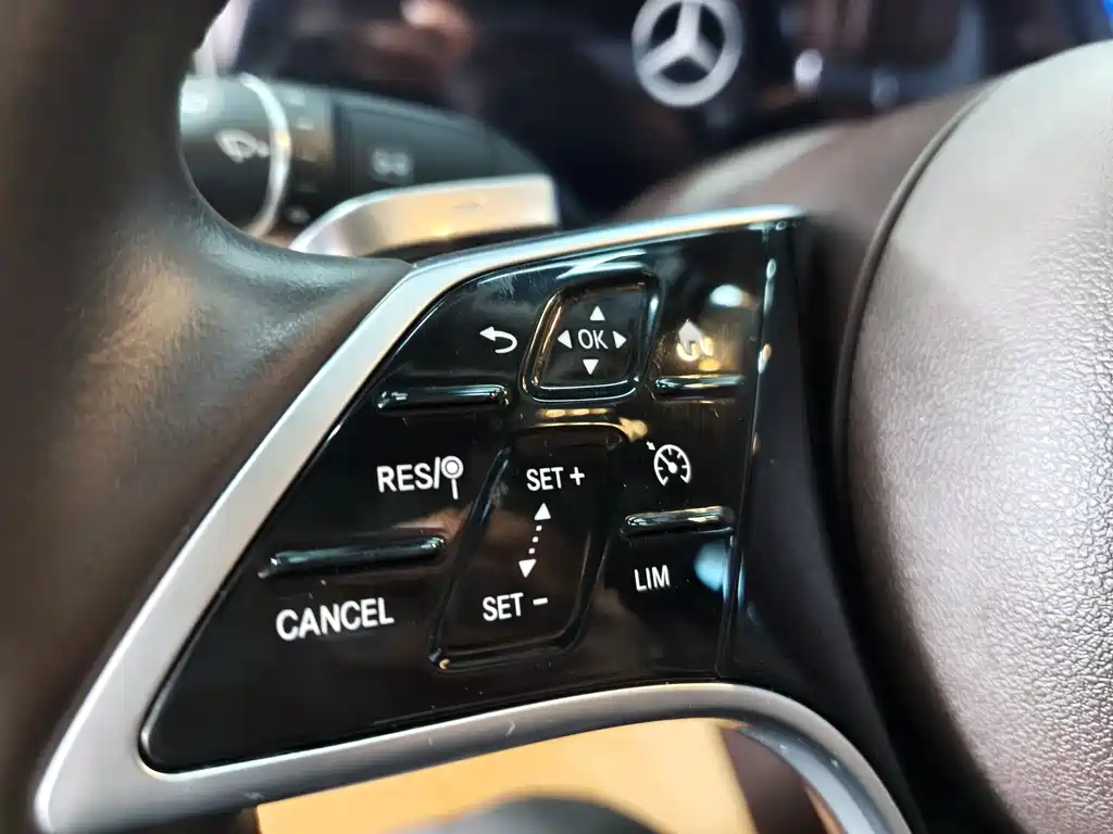 Mercedes-Benz E-Class 2022 — фото 12