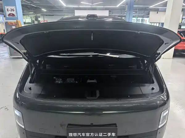 Li Auto MEGA 2024