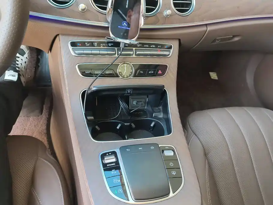 Mercedes-Benz E-Class 2020 — фото 16