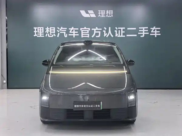 Li Auto MEGA 2024