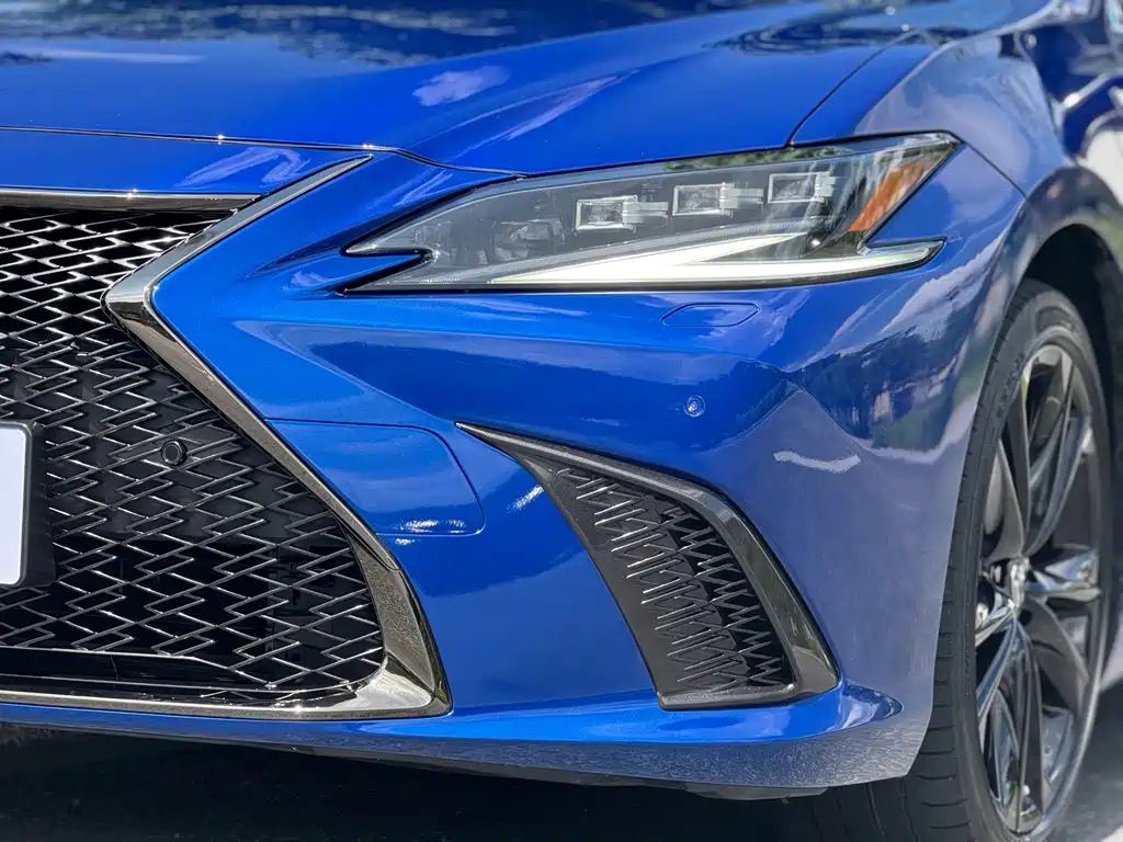 Lexus ES 2021 — фото 19