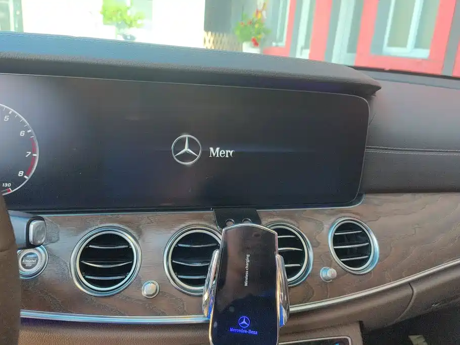 Mercedes-Benz E-Class 2020 — фото 13