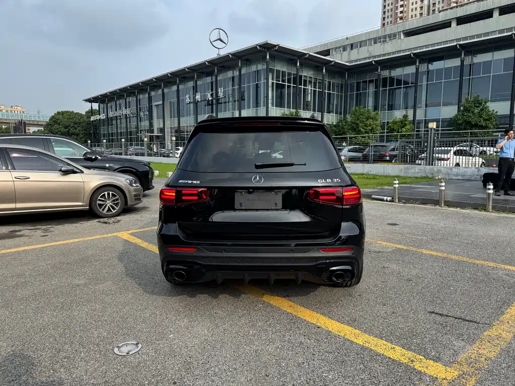 Mercedes-Benz GLB AMG 2026 — фото 17