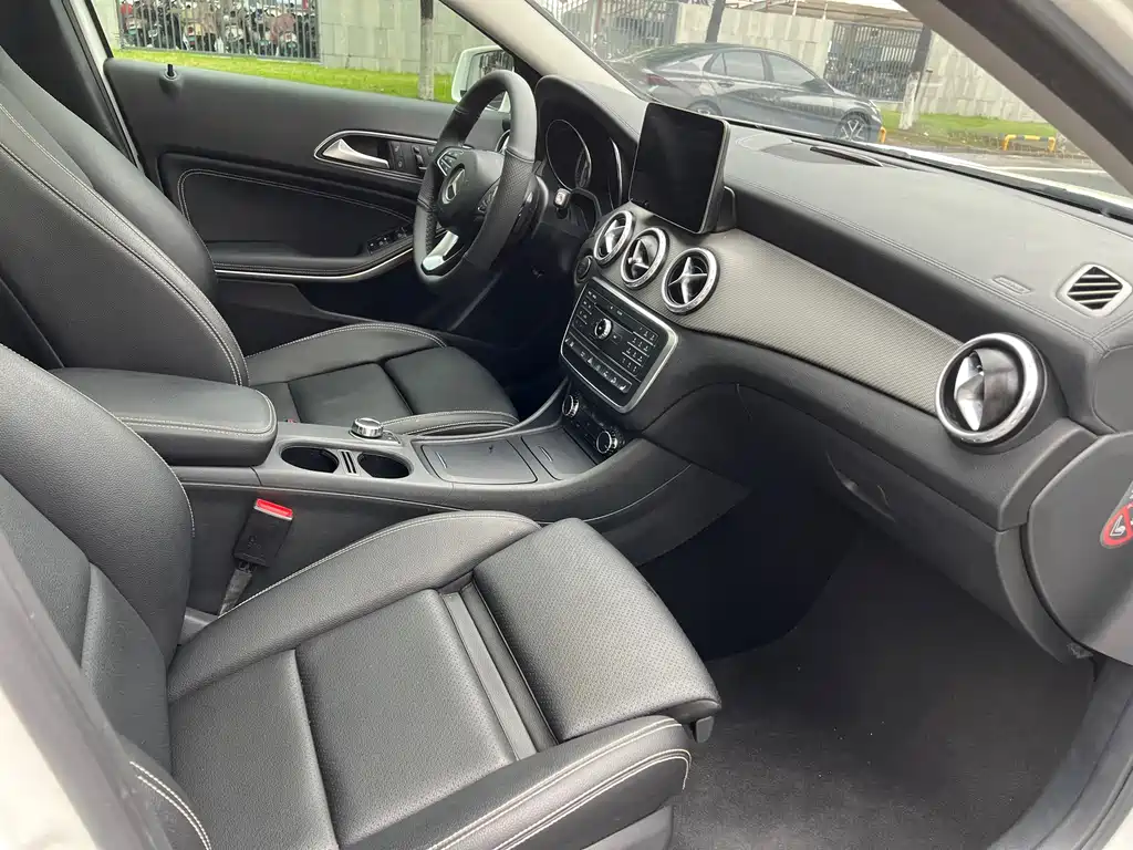 Mercedes-Benz GLA 2017 — фото 9