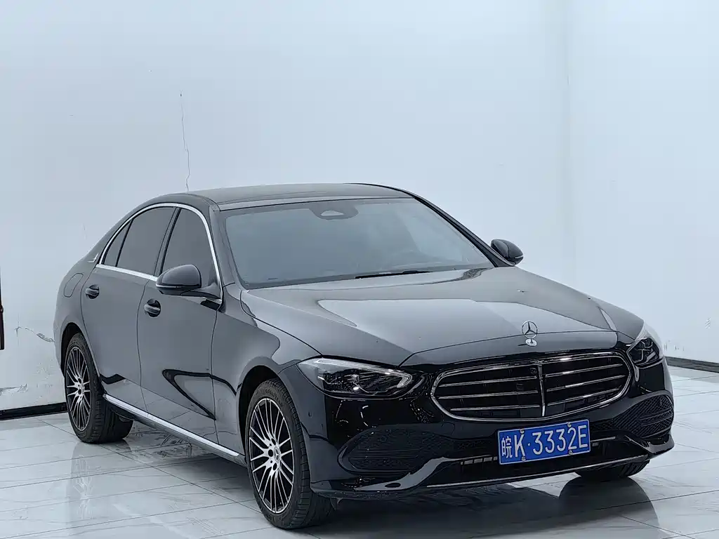 Mercedes-Benz C-Class 2024 — фото 3