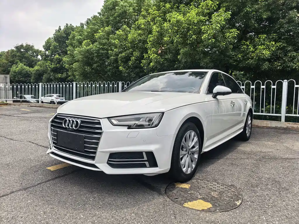 Audi A4L 2019