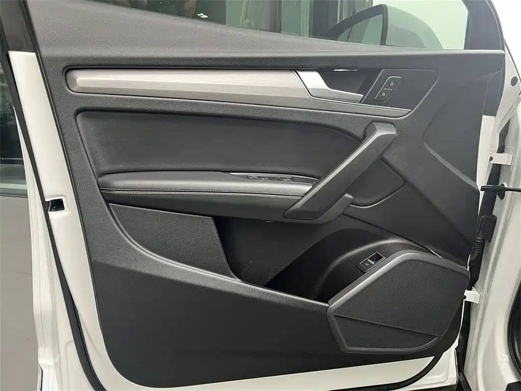 Audi Q5L Sportback 2021 — фото 13