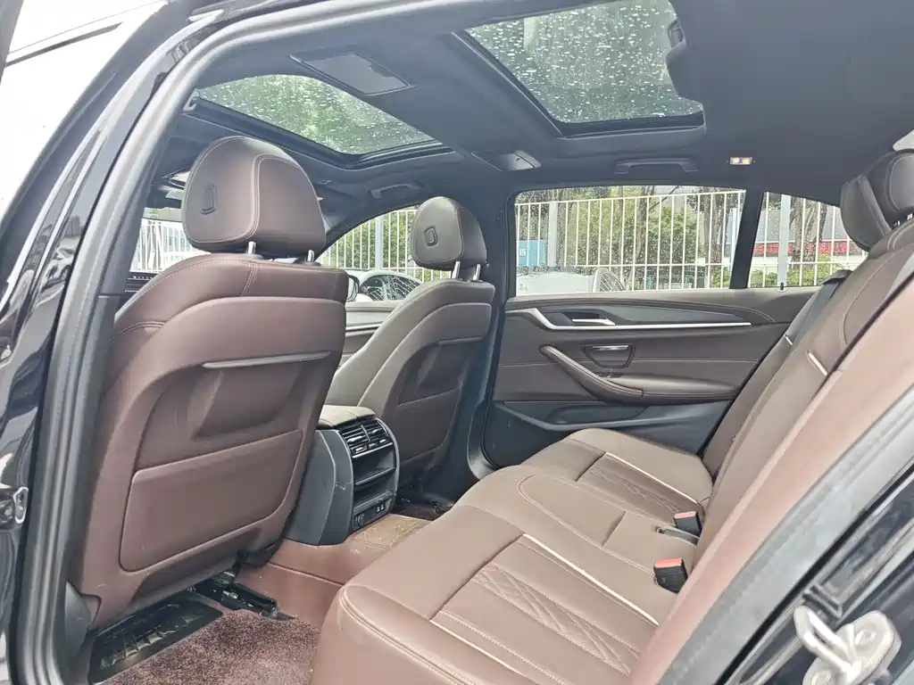 BMW 5 Series 2022
