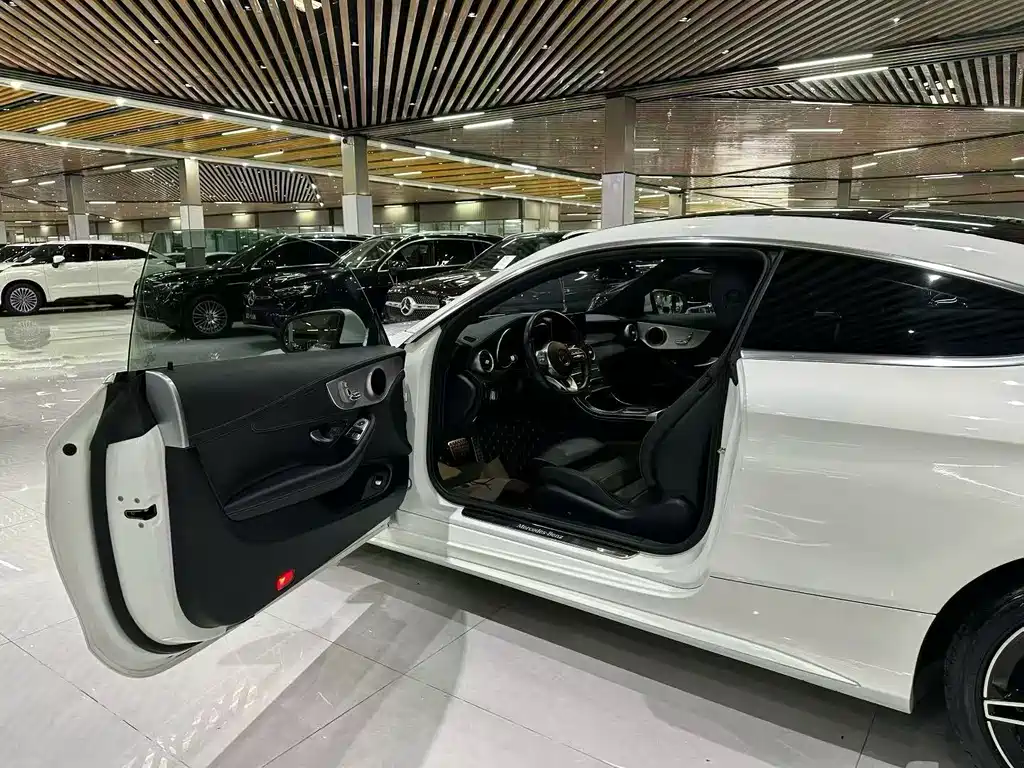 Mercedes-Benz C-Class 2020 — фото 4