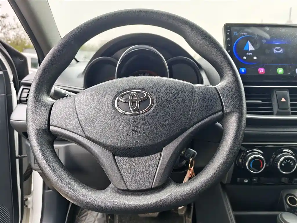 Toyota Yaris L 2021 — фото 3