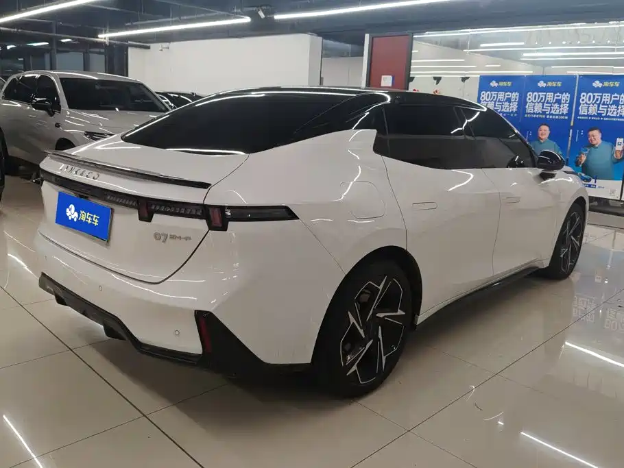 Lynk & Co 07 EM-P 2025 — фото 3