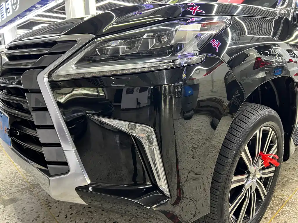 Lexus LX 2020 — фото 11
