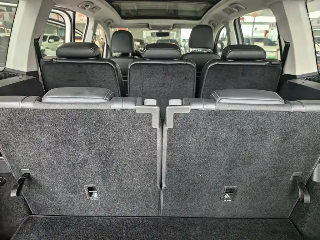 Volkswagen Touran 2018 — фото 11