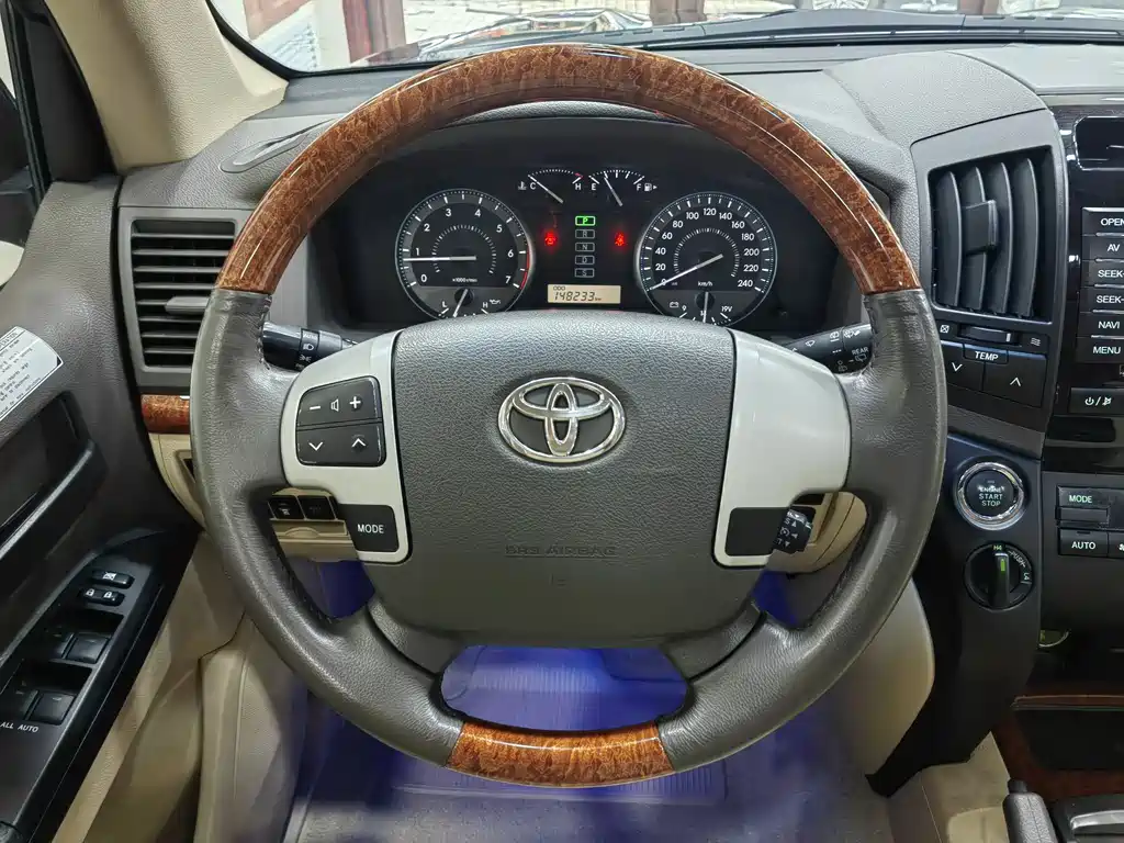 Toyota Land Cruiser 2015 — фото 12