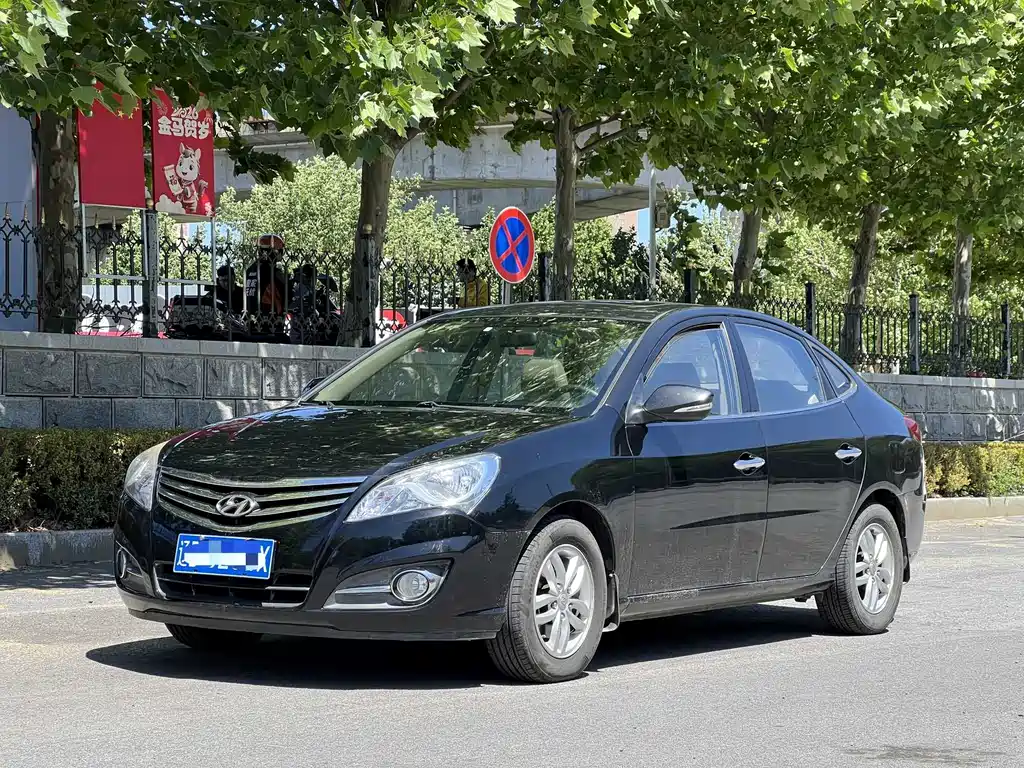 Hyundai Elantra 2012