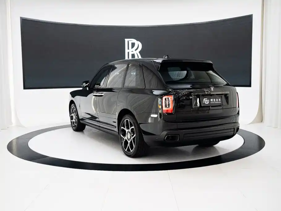 Rolls-Royce Cullinan 2021 — фото 6