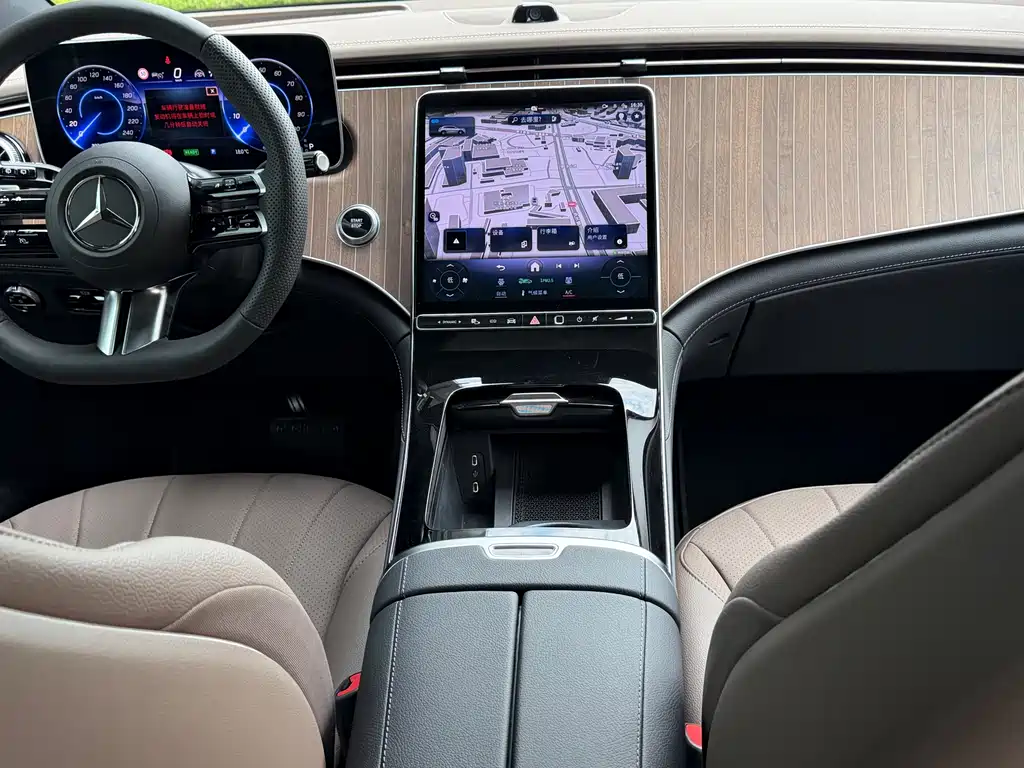 Mercedes-Benz EQE SUV 2025 — фото 12
