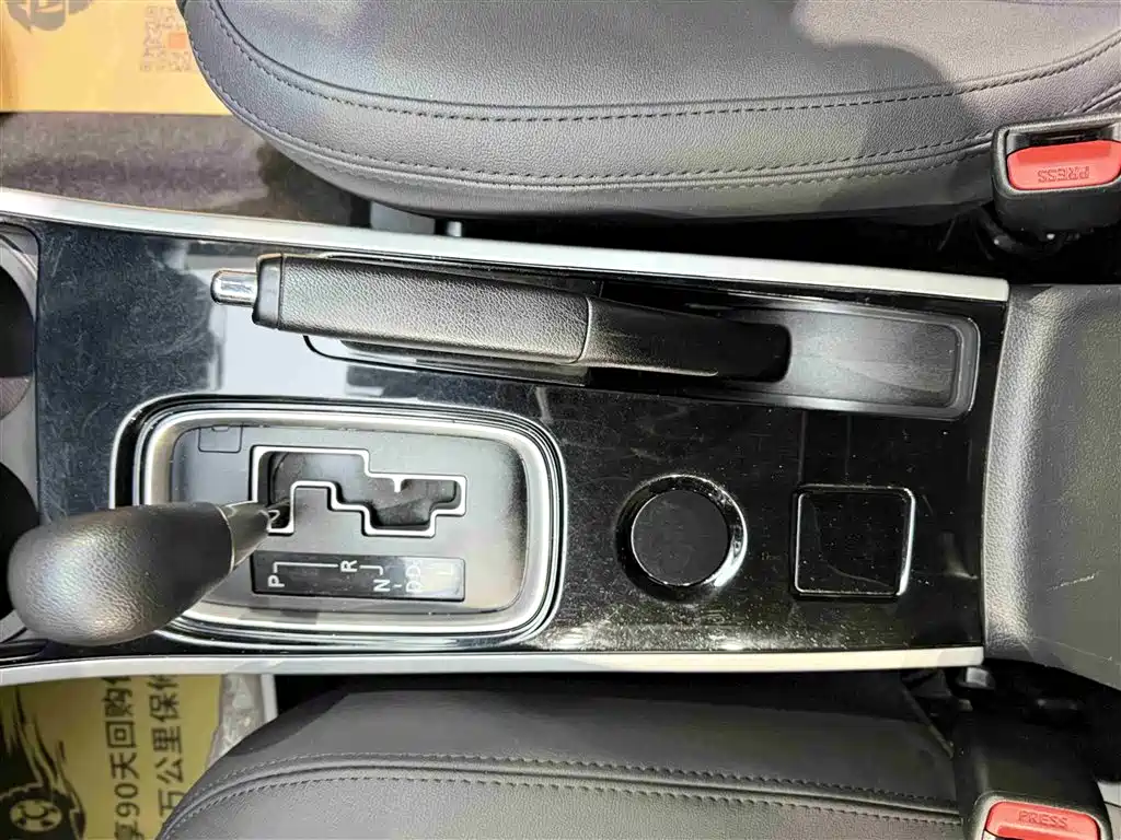 Mitsubishi Outlander 2022 — фото 17