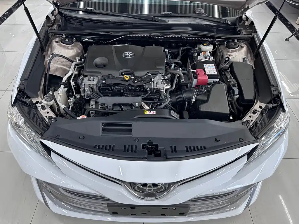 Toyota Camry 2018 — фото 9