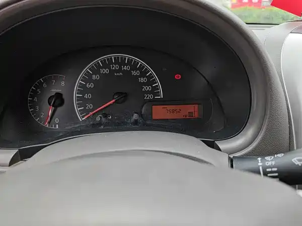 Nissan Sunny 2016