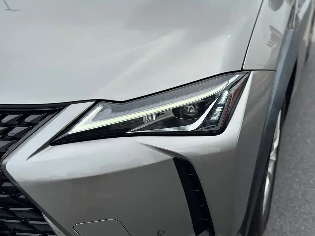 Lexus UX 2022 — фото 17