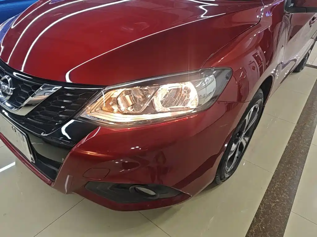 Nissan Tiida 2017 — фото 24