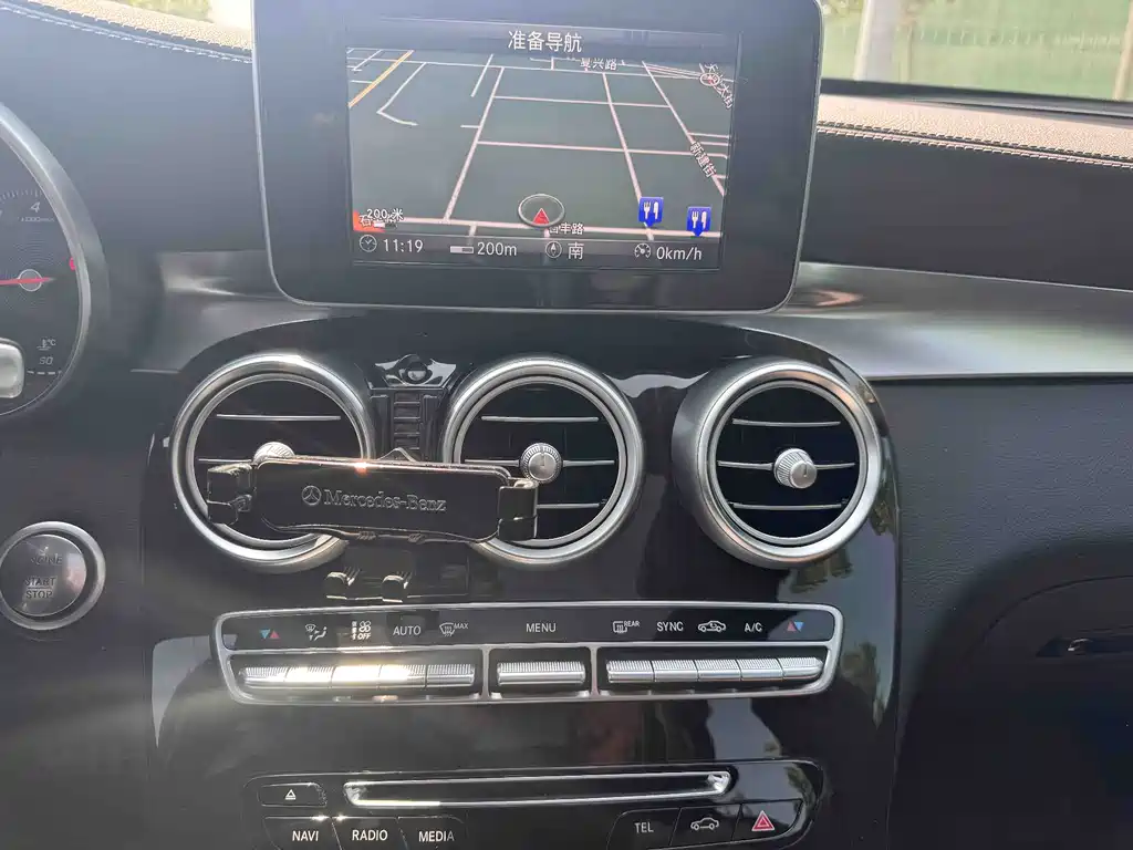 Mercedes-Benz GLC 2019 — фото 14