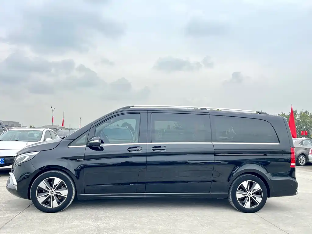 Mercedes-Benz V-Class 2022 — фото 3