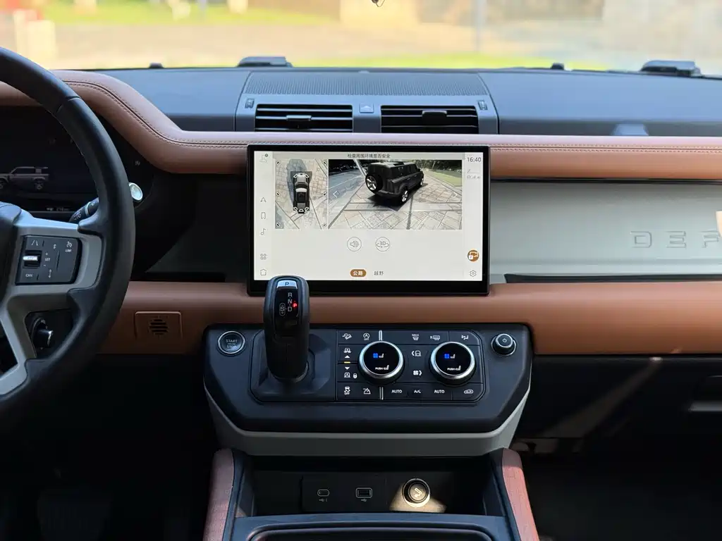 Land Rover Defender 2024 — фото 16