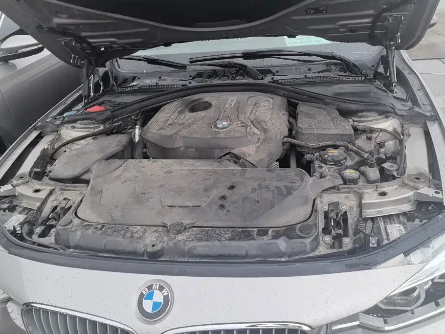 BMW 3 Series 2018 — фото 10