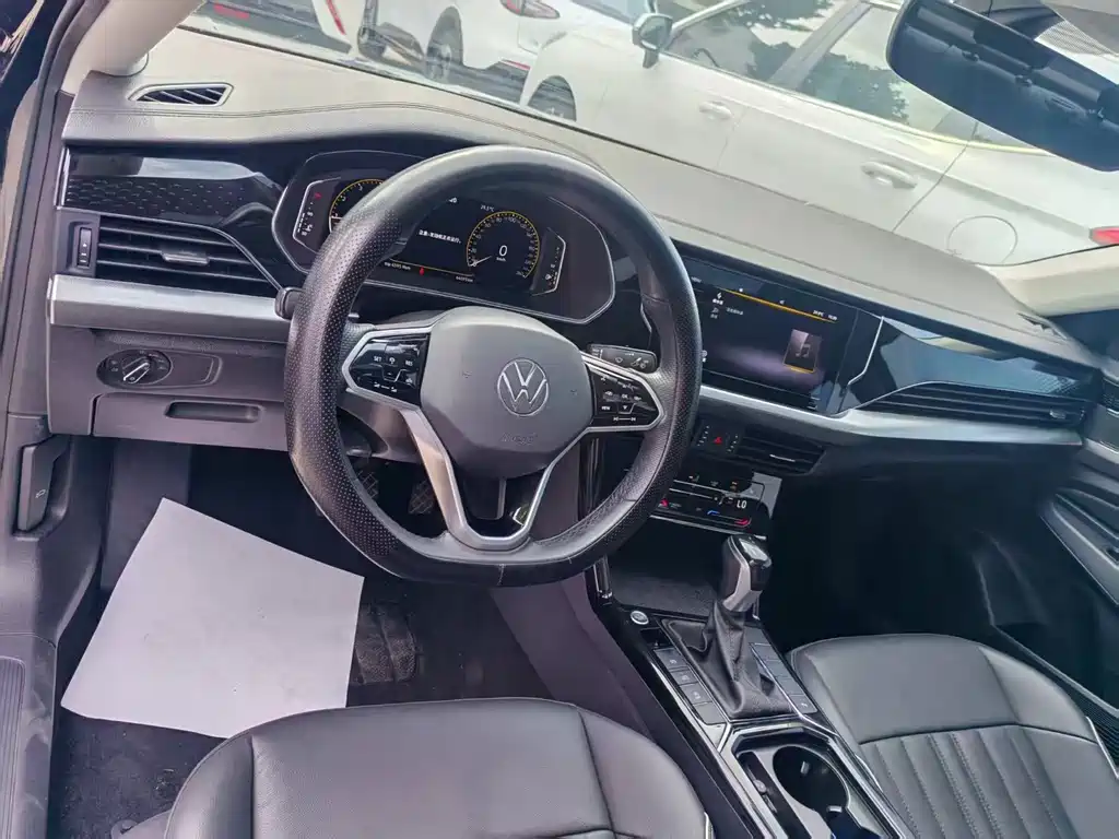 Volkswagen Passat 2023