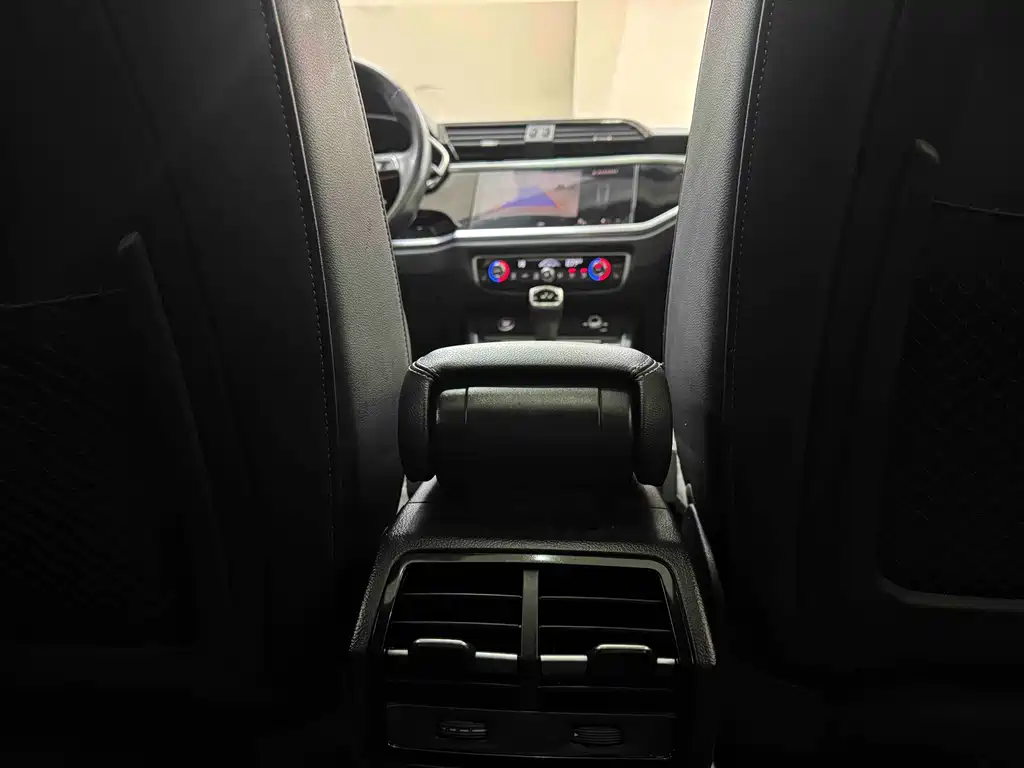 Audi Q3 2021 — фото 18